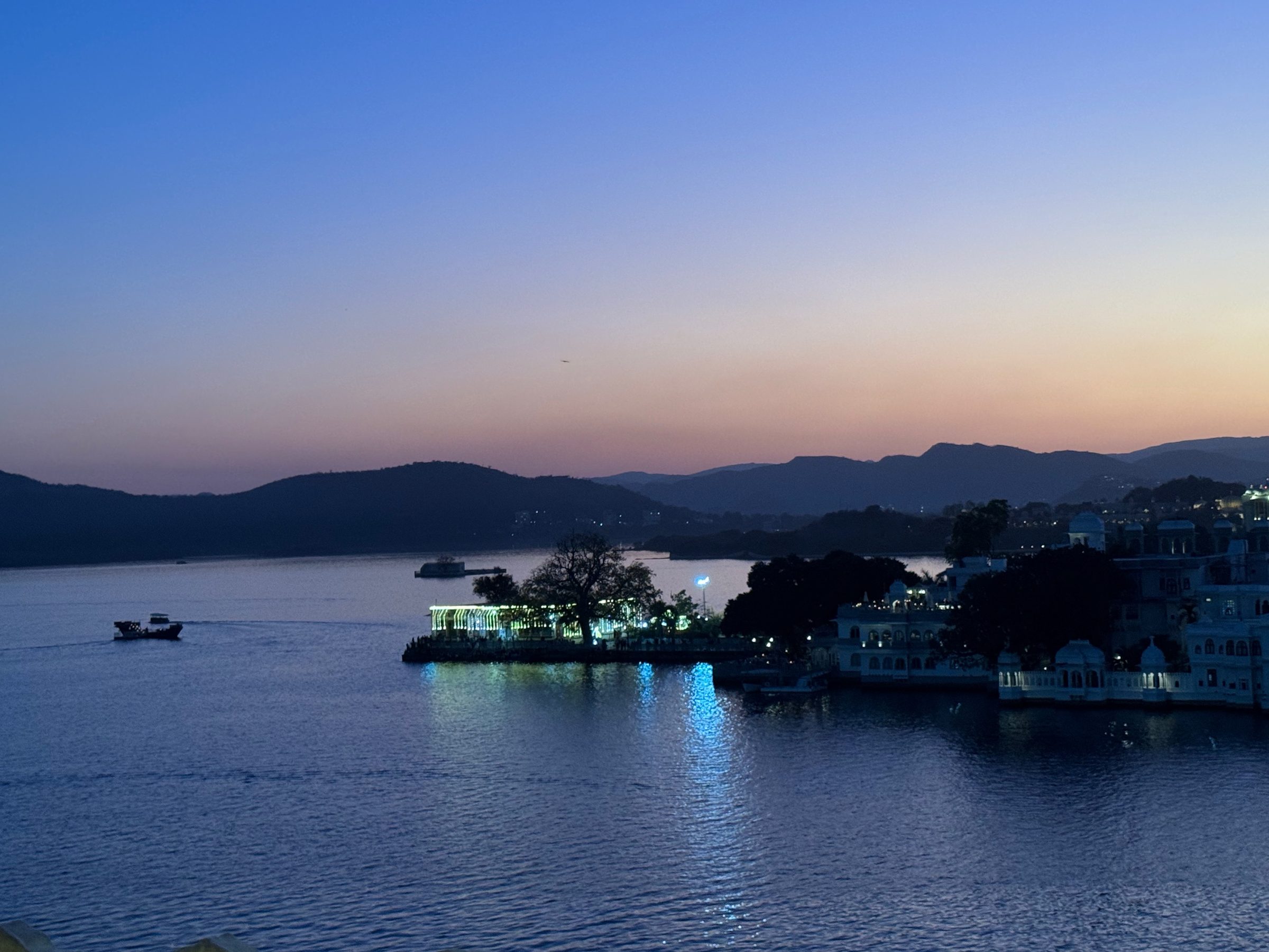 Udaipur lake at dusk